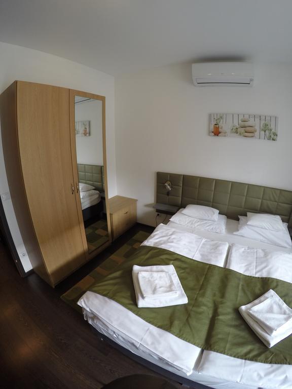 Corvin Lux Aparthotel Budapest Zimmer foto